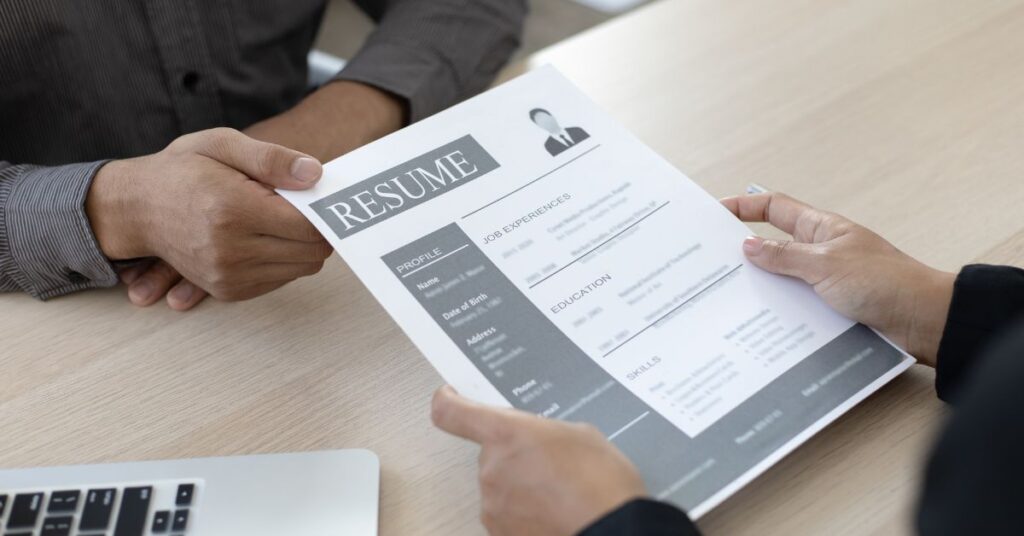 रेज़्यूमे कैसे बनाएं स्टेप-बाय-स्टेप गाइड I How To Make A Profesional Resume......